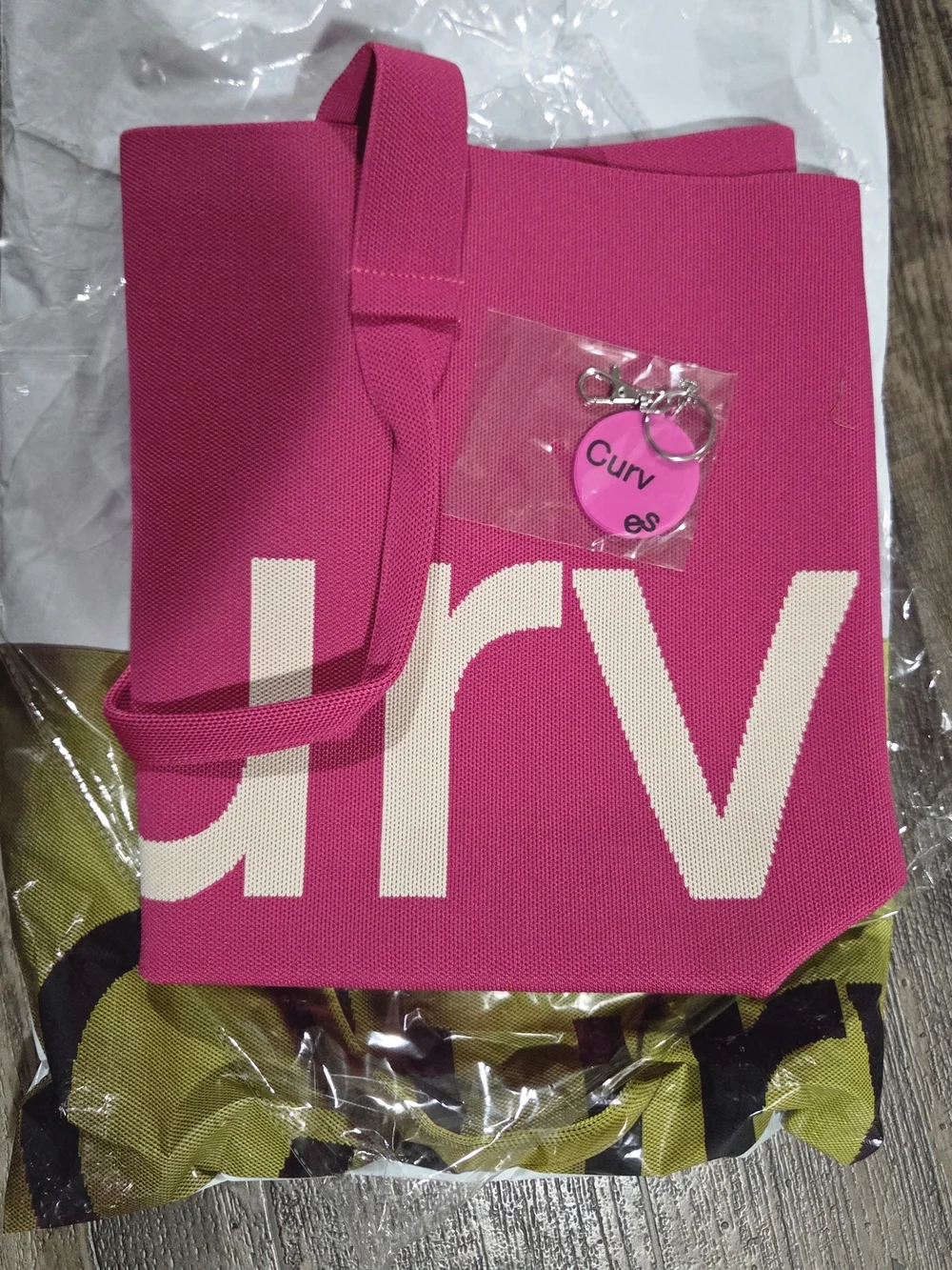 Curves Knit Tote (Raspberry) - Picture 2 of 4